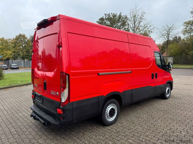 Furgão de painéis IVECO Daily 35S16 Hi-Matic Kastenwagen L2H2*2 Stück*