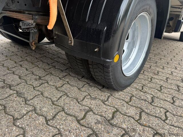 Koelwagen met geïsoleerde laadbak IVECO Daily 35C14 Tiefkühlkoffer mit LBW **Carrier***