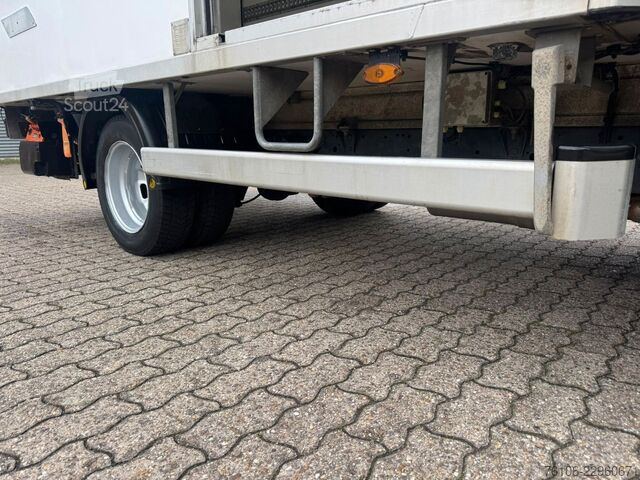 Koelwagen met geïsoleerde laadbak IVECO Daily 35C14 Tiefkühlkoffer mit LBW **Carrier***