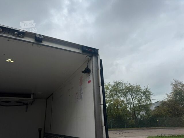 Koelwagen met geïsoleerde laadbak IVECO Daily 35C14 Tiefkühlkoffer mit LBW **Carrier***