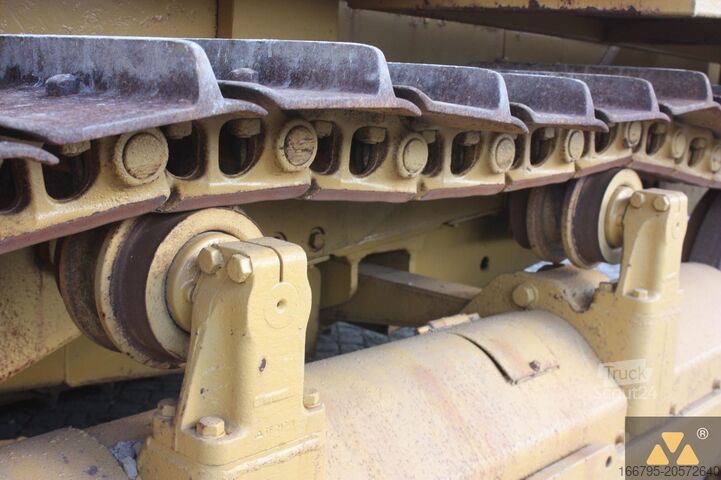 Tankbil med drivstoff Caterpillar D6E Fuel tanker