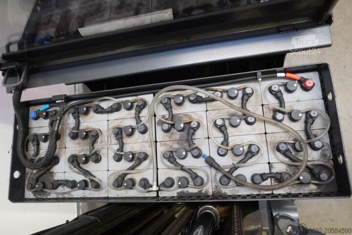 Chariot à mât rétractable Linde R 16 HD 1120