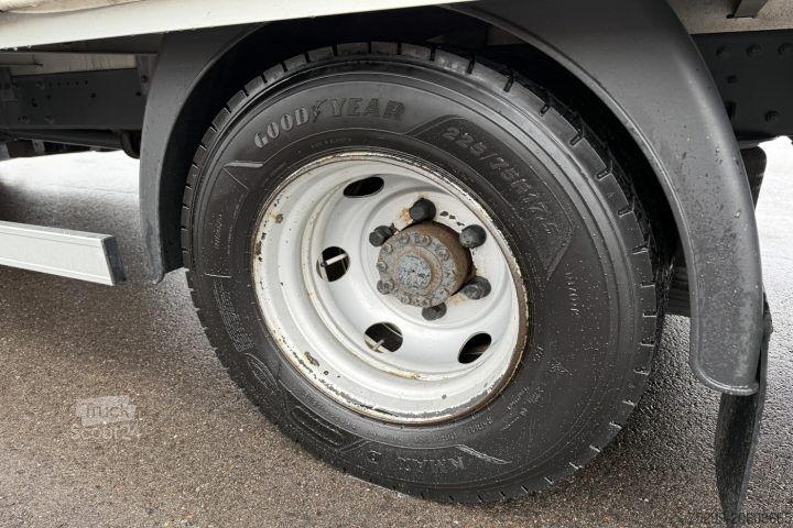 Plattewagen met zeil DAF LF 220 108 4x2 Blache