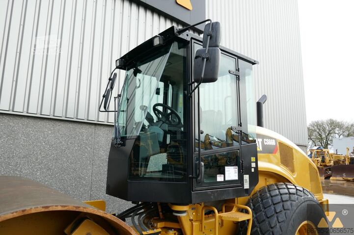 однобарабанный каток Caterpillar CS66B