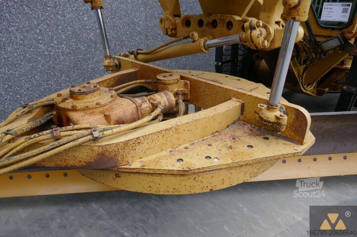 Грейдер Caterpillar 140H