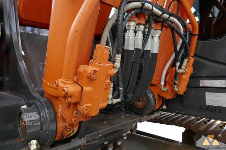 Excavator pe șenile Hitachi ZX300LC-6