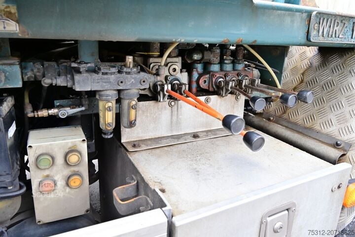 Tipper truck MAN TGS26.440 Retarder 6x4 AHK Blatt Blatt