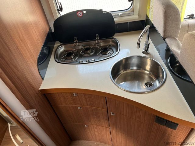 Ημιενσωματωμένο αυτοκινούμενο τροχόσπιτο EURAMOBIL Profila RS 720 EB - Hub/Einzelbetten - Sat/TV -