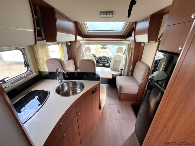 Ημιενσωματωμένο αυτοκινούμενο τροχόσπιτο EURAMOBIL Profila RS 720 EB - Hub/Einzelbetten - Sat/TV -