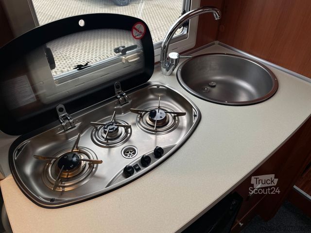 Ημιενσωματωμένο αυτοκινούμενο τροχόσπιτο LAIKA X 660 R | *Jetzt einsteigen - losfahren!*