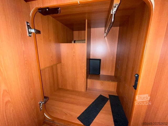 Ημιενσωματωμένο αυτοκινούμενο τροχόσπιτο LAIKA X 660 R | *Jetzt einsteigen - losfahren!*