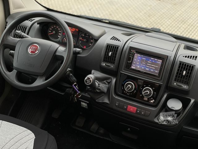 Ημιενσωματωμένο αυτοκινούμενο τροχόσπιτο LAIKA X 660 R | *Jetzt einsteigen - losfahren!*