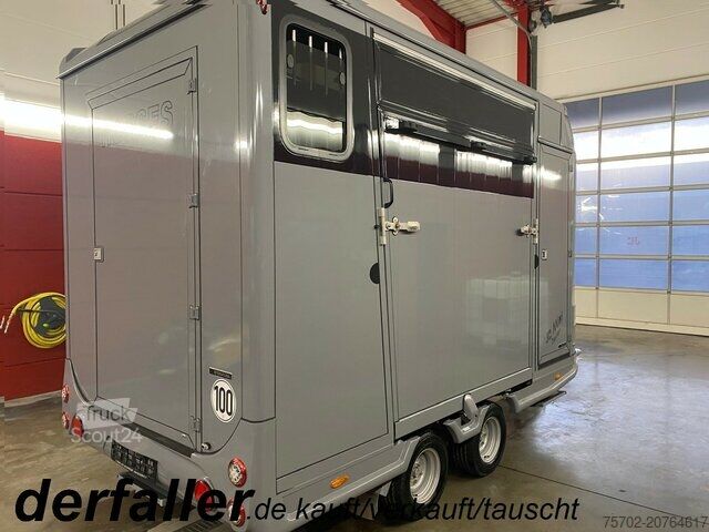 مقطورة نقل المواشي  Anka Steinsberger 2-Pferdeanhänger mit Bett