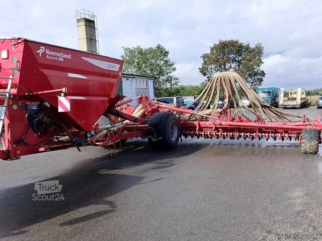 Σπαρτική μηχανή Kverneland Accord DG12000