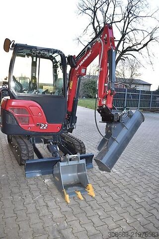 Rovoskopnalagalnik Yanmar SV22 mit Löffelpaket
