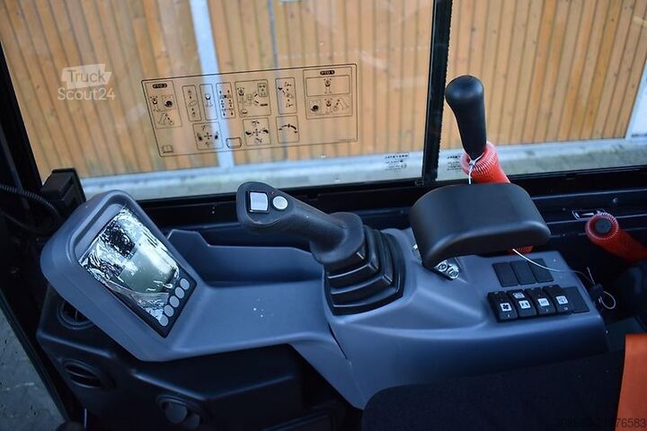 Rovoskopnalagalnik Yanmar SV22 mit Löffelpaket