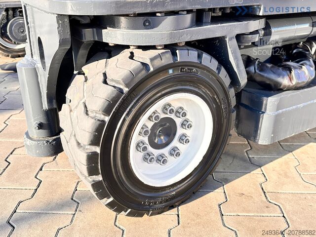 Chariot élévateur à 4 voies Combilift C4000 / TRIPLEX / 9300MM / GAS / TOP1