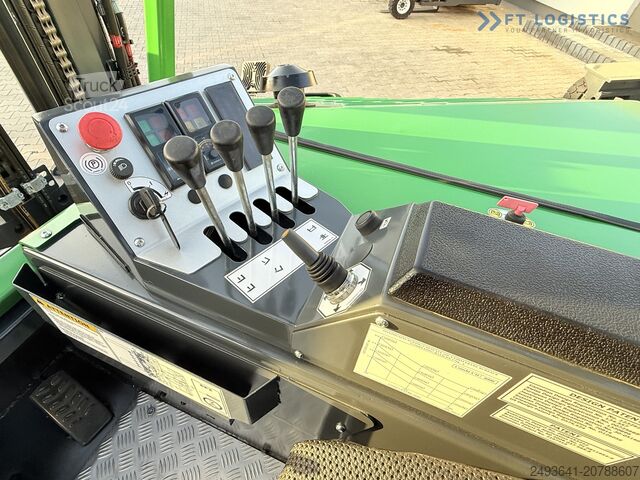 Chariot élévateur multidirectionnel Combilift CB4000 GAS TRIPLEX 5200 POSITIONER