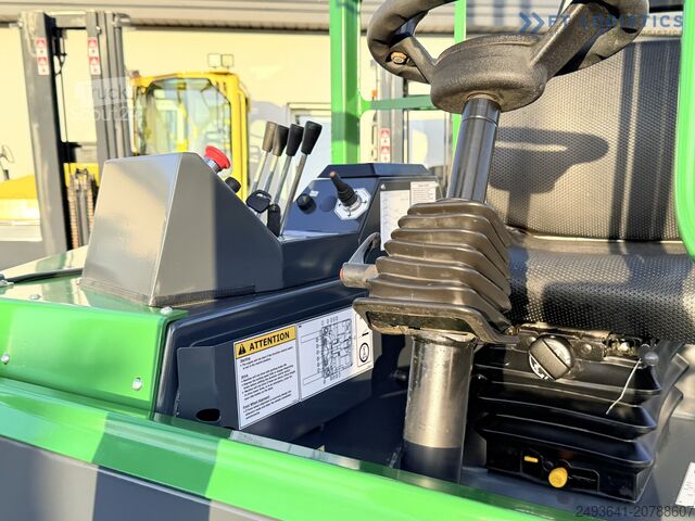 Chariot élévateur multidirectionnel Combilift CB4000 GAS TRIPLEX 5200 POSITIONER