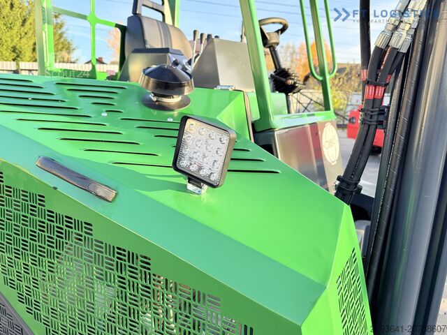 Chariot élévateur multidirectionnel Combilift CB4000 GAS TRIPLEX 5200 POSITIONER