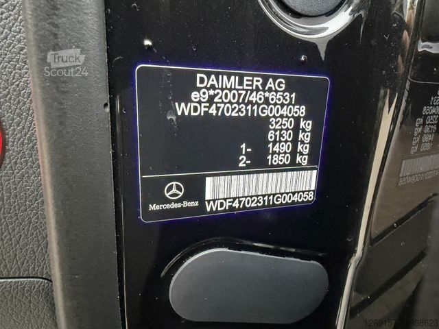 Furgon MERCEDES-BENZ X250d 4x4 Doppelkabine Allrad Schneepflug Schild