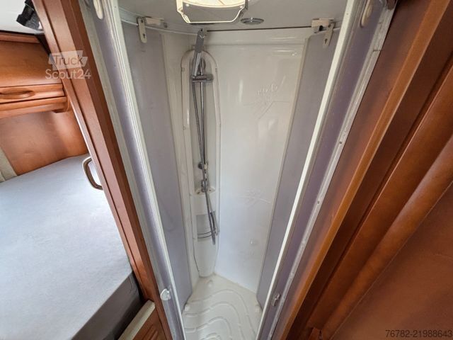 Integrovaný karavan RAPIDO 996M Aut./Hubbett/Klima/Solar/SAT/TV/AHK-2t