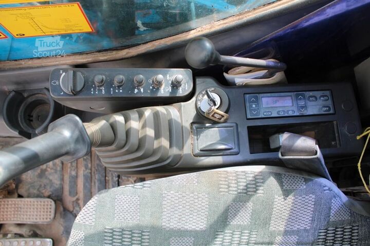 Pásové rýpadlo HITACHI ZX135US Compact GUMMIKETTEN Nr.: 310