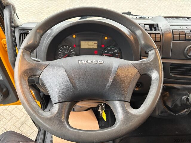 Iveco Eurocargo 120E25 + SĀNU DURVIS + MANUĀLĀ ĀTRUMKĀRBA + 12 t + 136 032 km + EURO 6 TR2113 Iveco Eurocargo 120E25 + ZIJDEUREN + MANUAL + 12t + 1...