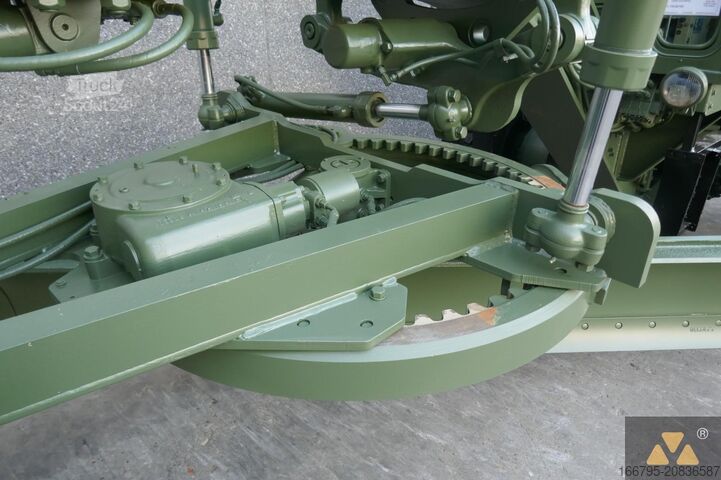 Grader Caterpillar 130G Ex-army