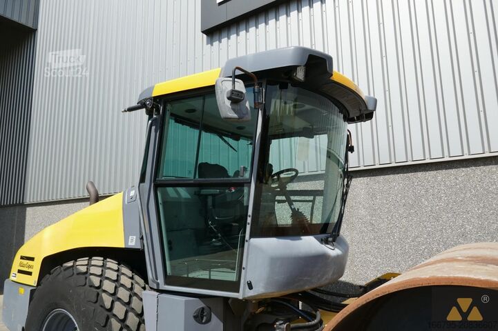 Single drum roller Dynapac CA3500D