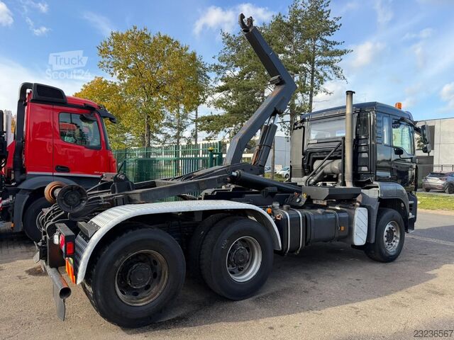 MAN TGA 33.440 6×4 – hákový nosič kontajnerov MEILLER – oceľové listové pružiny – zosilnené nápravy  MAN TGA 33.440 6X4 - MEILLER HOOKLIFT - STEEL SPRIN...