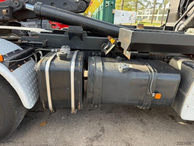 MAN TGA 33.440 6×4 – hákový nosič kontajnerov MEILLER – oceľové listové pružiny – zosilnené nápravy  MAN TGA 33.440 6X4 - MEILLER HOOKLIFT - STEEL SPRIN...