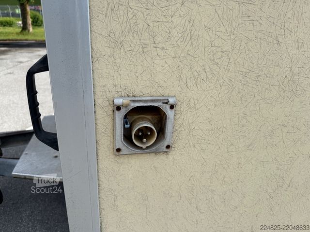 Remorcă de vânzare Gamo GAMO VSA 430 PL Anhänger Grillhendel &Pommes
