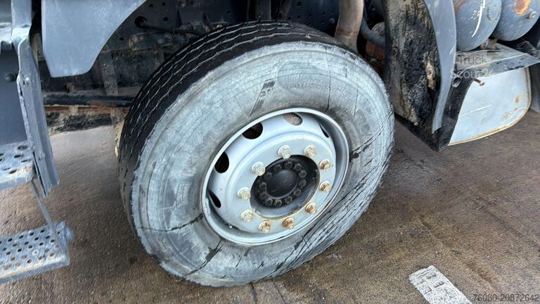 Șasiu cu cabină MAN 27.403 (6 CYLINDER / STEEL SUSP. / LAMES / BIG ...