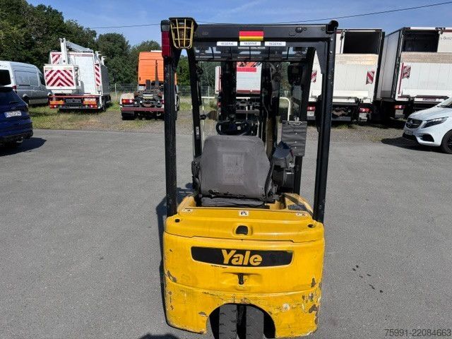 Szűkfolyosós targoncá YALE Elektrostapler  ERP 16VT Lasthöhe4900 mm