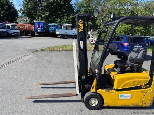 Szűkfolyosós targoncá YALE Elektrostapler  ERP 16VT Lasthöhe4900 mm