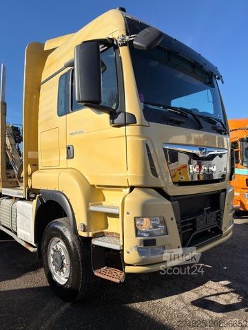 Tovornjak za prevoz hlodovine MAN TGS 33.500 6X6 HOLZ-LKW + PENZ 12Z EURO6