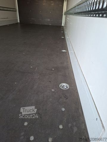 Furgon skrzyniowy FUSO Canter 7C18 3-Sitzer Klima Koffer Ladebordwand