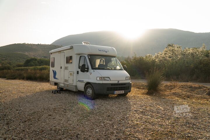 Autorulotă semi-integrată Elnagh Marlin Slim 2