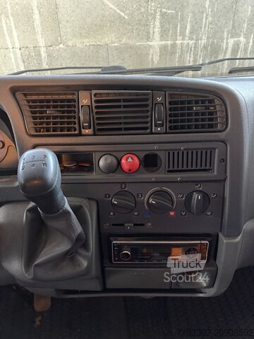 Autorulotă semi-integrată Elnagh Marlin Slim 2