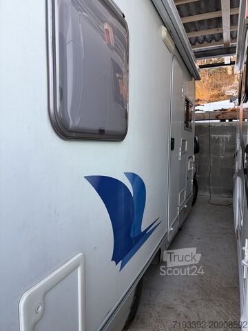 Autorulotă semi-integrată Elnagh Marlin Slim 2