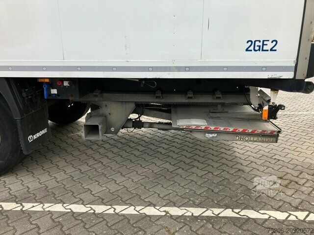 Camion per usi speciali Krone Cool Liner SDR 27 eL4-S mit Ladebordwand