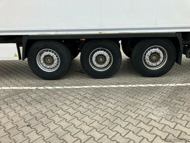 Camion per usi speciali Krone Cool Liner SDR 27 eL4-S mit Ladebordwand