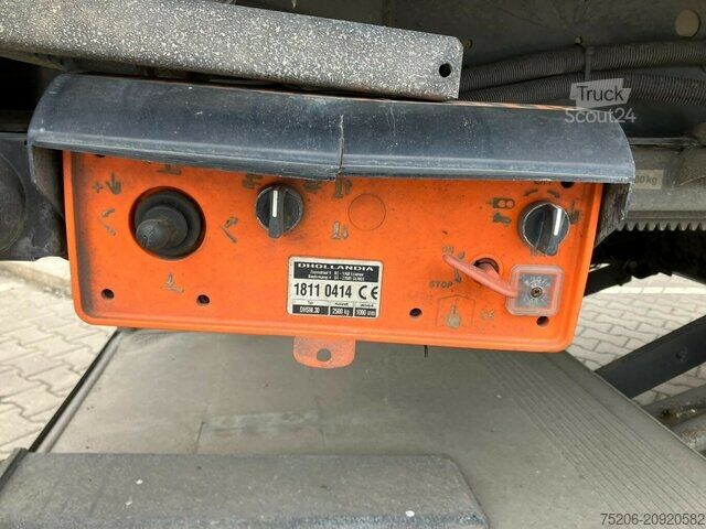 Camión para usos especiales Krone Cool Liner SDR 27 eL4-S mit Ladebordwand