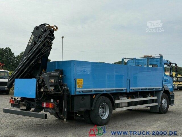 Vrachtauto met open laadbak Mercedes-Benz Axor 1833 Hiab 122 ES-3 10m=1,2t. faltbar remote