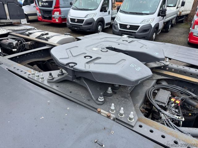 Standardni vlačilec VOLVO FH16.650 6X4 SZM RETARDER *2018*