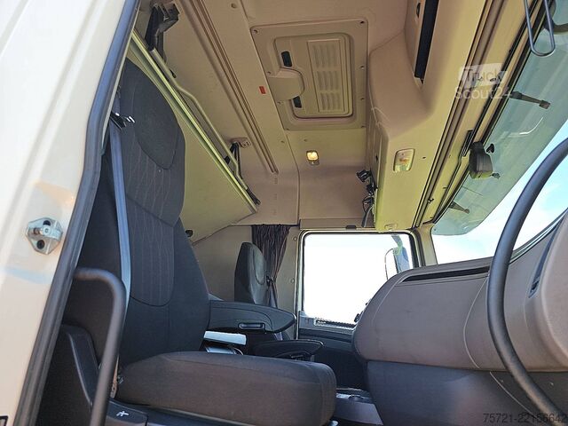 Châssis avec cabine DAF XF 480 6x2*4