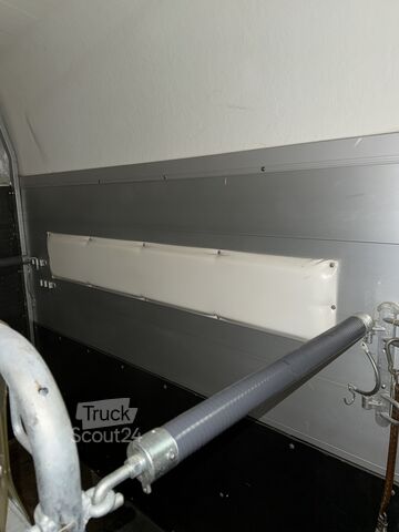 At taşıma römorku Blomert 