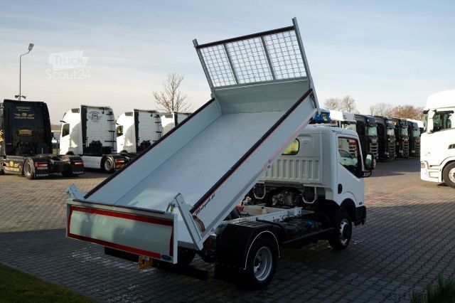 Fourgon benne basculante NISSAN NT 400 / WYWROTKA STALOWA / BLI?NIAK / MANUAL /