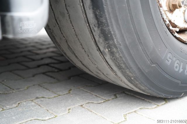 Полуприцеп с рабочей платформой  TRAILIS